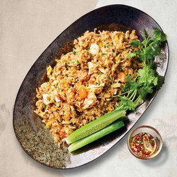 ข้าวผัดแหนม (ใหญ่) ไข่แดงเค็ม