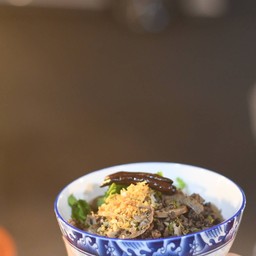 ลาบคั่วพร้อมผักสด