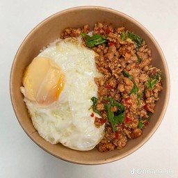 ข้าวกะเพราหมูสับพริกแห้ง