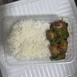 กะเพราหมูกรอบ