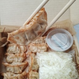 เกี๊ยวซ่าส์ชุดสุดคุ้ม10แถม1