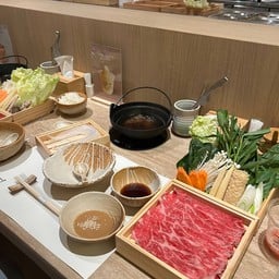 Shabubu Thonglor