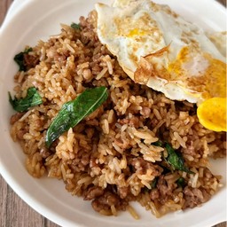ข้าวคลุกกะเพรา