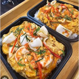 ไข่ข้นห่อหมกทะเลราดข้าว