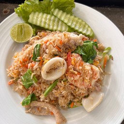 ข้าวผัดรวม/ผัดทะเลระบุได้ค่ะ