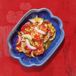 ยำไข่แดงเค็ม