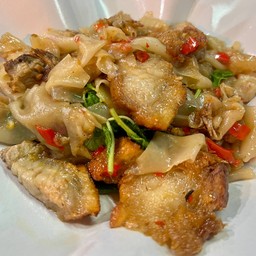 เส้นใหญ่ผัดเพรา