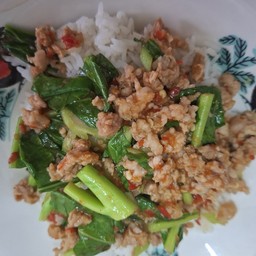ข้าวคะน้าหมูสับ