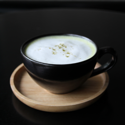 มัชฉะนมสดร้อน