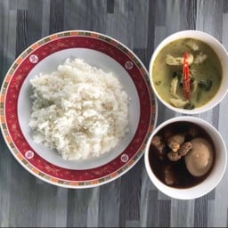 ข้าวแกงกรุงเทพ