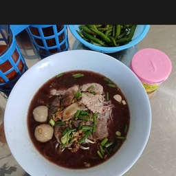 ก๋วยเตี๋ยวลูกชิ้นแชมป์