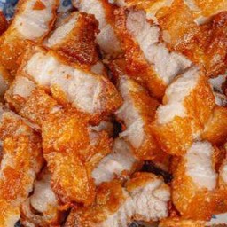 ข้าวหมูสามชั้นทอดน้ำปลาา