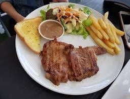 สเต็กหมู&เนื้อวัว คอมโบ้