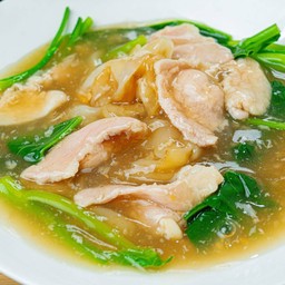 ราดหน้าหมูหมัก เส้นใหญ่