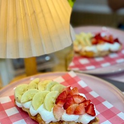 ึครอฟเฟิลวิฟครีมกล้วยหอมสตอเบอรี่