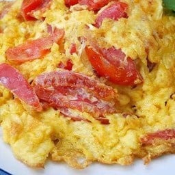 ข้าวราด ไข่เจียวใส่มะเขือเทศ