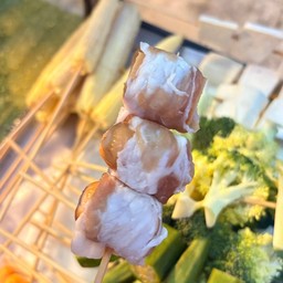 ฮอทดอกพันสามชั้น