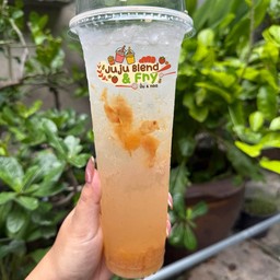 บ๊วย แก้วยีราฟ