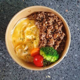 ข้าวไข่ข้นหมูสับผัดซอส