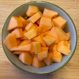 ร้่านผลไม้ปอก 削好皮水果盒 Fruity Box