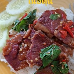 กระเพราเนื้อตุ๋น