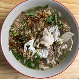 มาม่าหมูสับ