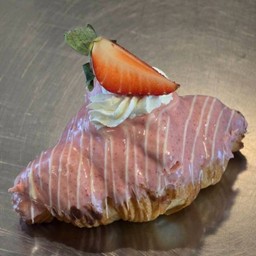 Strawberry White Choc Bite