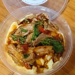 ข้าวไข่ข้นกะเพราเป็ดย่าง