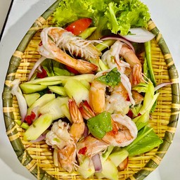ยำก้านคะน้ากุ้งสด