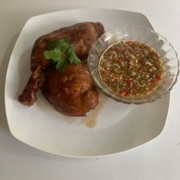 เจ้ชมไก่ต้มน้ำปลา