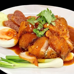 ข้าวหมูกรอบ
