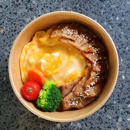 ข้าวไข่ข้นสามชั้นสไลด์เทอริยากิ