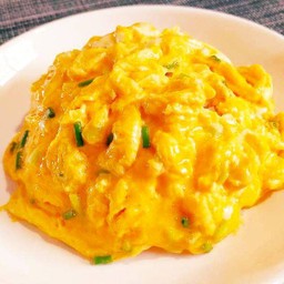 ไข่เจียวกุ้งราดข้าว
