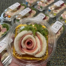 แซนด์วิชกุหลาบ1ดอก (โบโลน่า)