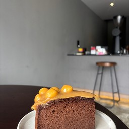 Caramel Macadamia Cake