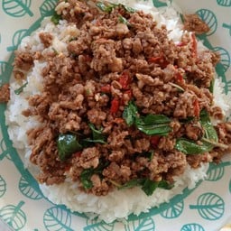 กระเพราหมูสับ