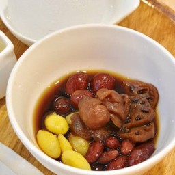 เต้าทึงเย็น (พุทธาจีน แปะก๊วย แห้วเชื่อม ข้าวโพด รากบัว ถั่วแดง ลูกเดือย ลูกชิด เฉาก๊วย)