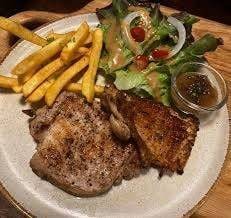 สเต็กไก่และเนื้อวัว คอมโบ