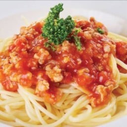 สปาเก็ตตี้ผัดซอสไก่Spaghetti With Chicken Tomato Sauce