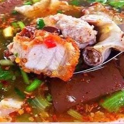 เกาเหลาต้มเลือดหมูธรรมดา