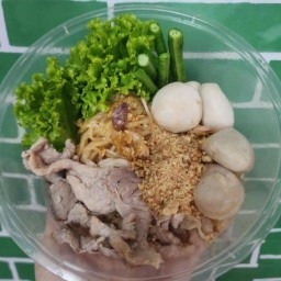 ร้านอร่อย8ปากแตก ซอยสามัคคี8