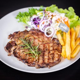 สเต็กเนื้อพริกไทยดำ