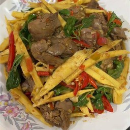 กระเพราตับหน่อไม้