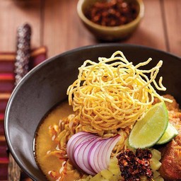 2 แถม 2 ข้าวซอยไก่