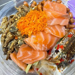 ยำมะม่วงแซลมอน+ปูม้า