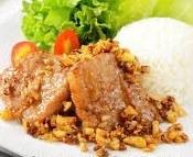 ข้าวหมูนุ่มทอดกระเทียม