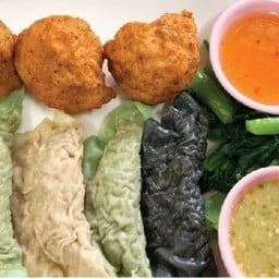 2 กุ้งลวกจิ้ม(เกี๊ยวกุ้ง+ลูกชิ้นกุ้ง)