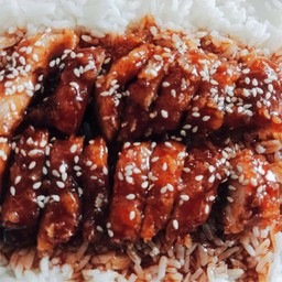 ข้าวหมูทอดซอสบาร์บีคิว