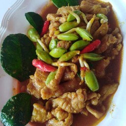 ผัดน้ำพริกกะปิลูกเหรียง