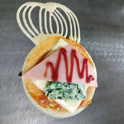 พิซซ่า+ผักโขม+แฮม+ชีส